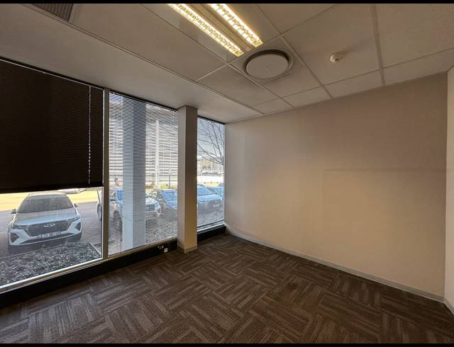 297.90M² OFFICE TO LET IN HIGHVELD